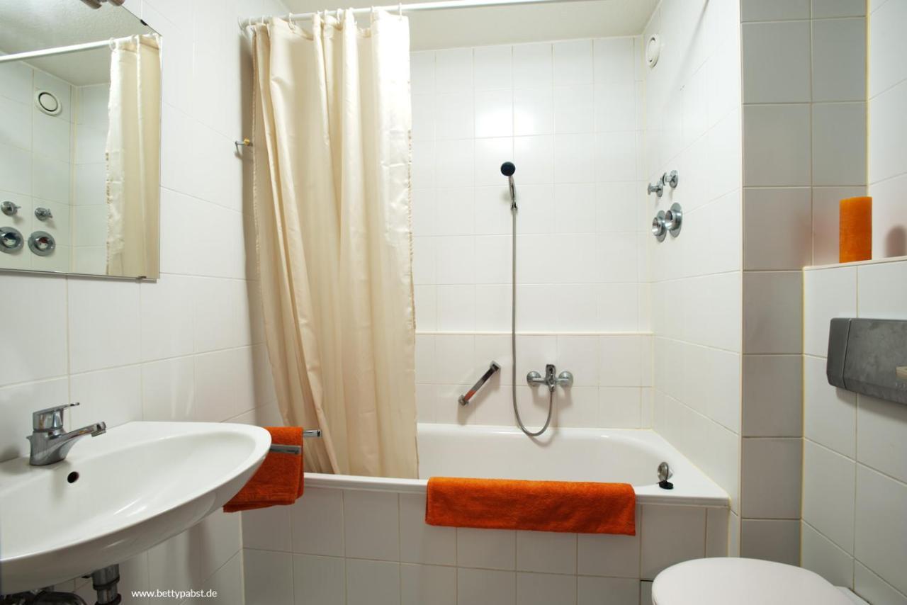 Apartment An Der Uni Mit Tiefgarage Und Loggia ライプツィヒ エクステリア 写真